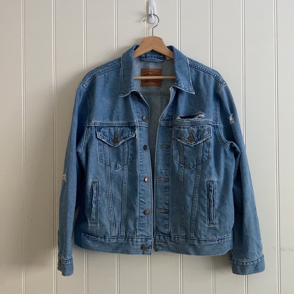 Levi's Jackets & Blazers - Levi’s Ex-Boyfriend Trucker Jacket - Large